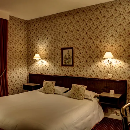 Clement 2* Paris
