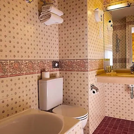Clement Hotel
