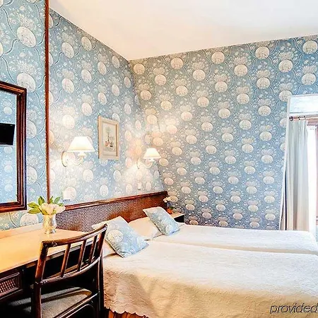 Clément Hotel 2*